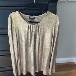 Liz Claiborne Cream Pleated Long Sleeve Blouse